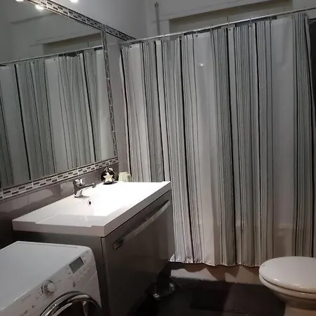 The Family Nest Comodo Nei Pressi Della Stazione Daire Sulmona